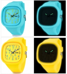 Glühen in der dunklen Silikon-Gelee-Armbanduhr für Weihnachtstag
